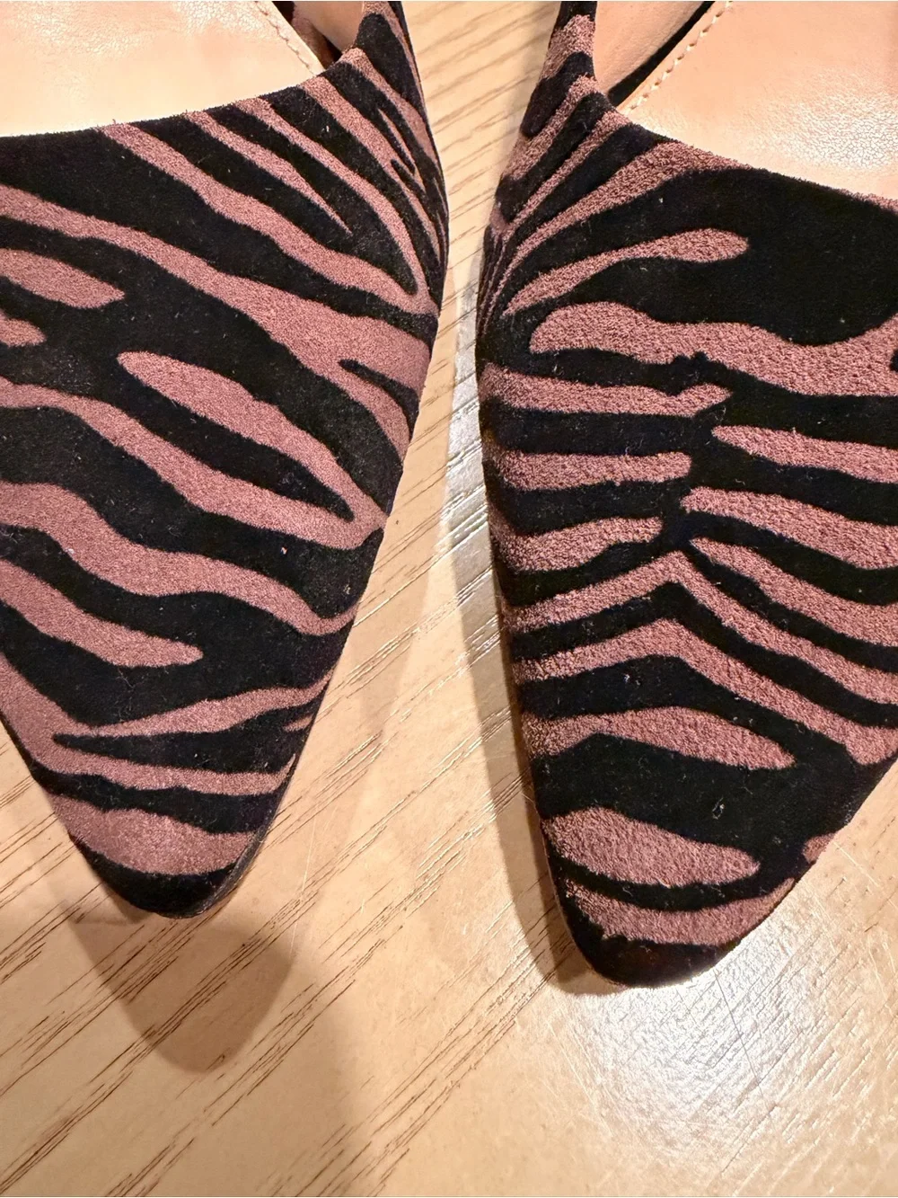 Vince Camuto Zebra Print Pointed Toe Stiletto Pumps Size 10
